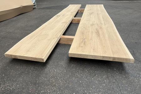 Rustiek eiken plank met boomrand